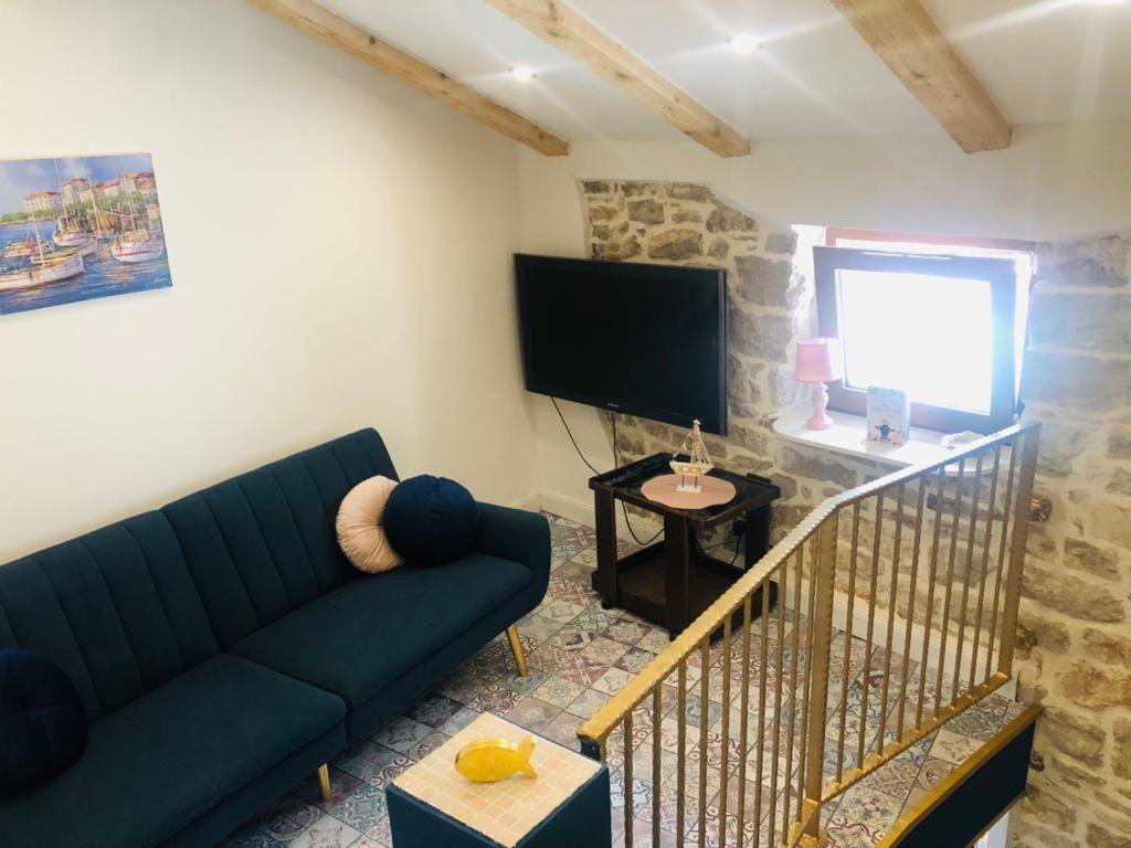 Istrian Stone House In The Heart Of The Beautiful Fishing Village Fazana - Only Few Steps From The Sea And The Wonderful Beach - Incl Plasma-Quad-Plus-Filter Against C O V I D Екстер'єр фото